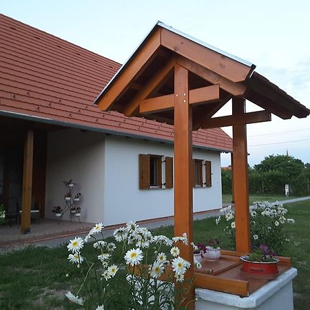 Malomko Apartman Zsira Exterior photo