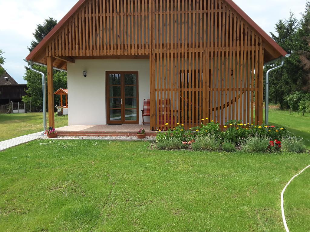 Malomko Apartman Zsira Exterior photo